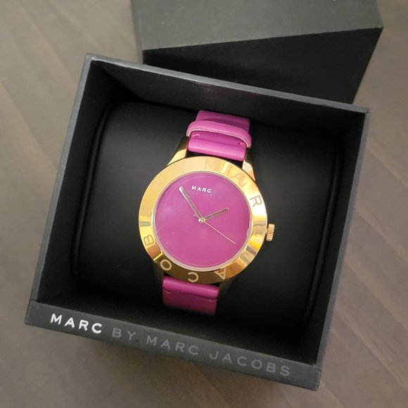 Marc by Marc Jacobs Leather Watch in Fuchsia